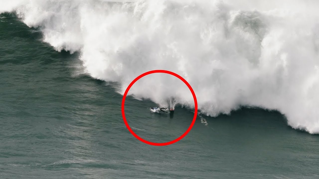 A Giant Wave ‘Devours’ Two People In A Surfing Championship In Portugal