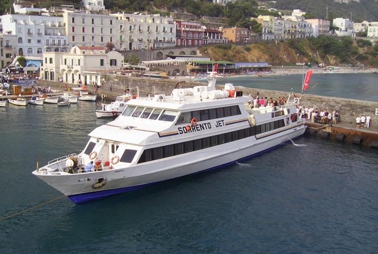 Italian passenger ferry Sorrento Jet caught fire at Marina di Vieste Maritime Herald Italian passenger ferry Sorrento Jet caught fire at Marina di Vieste Maritime Herald