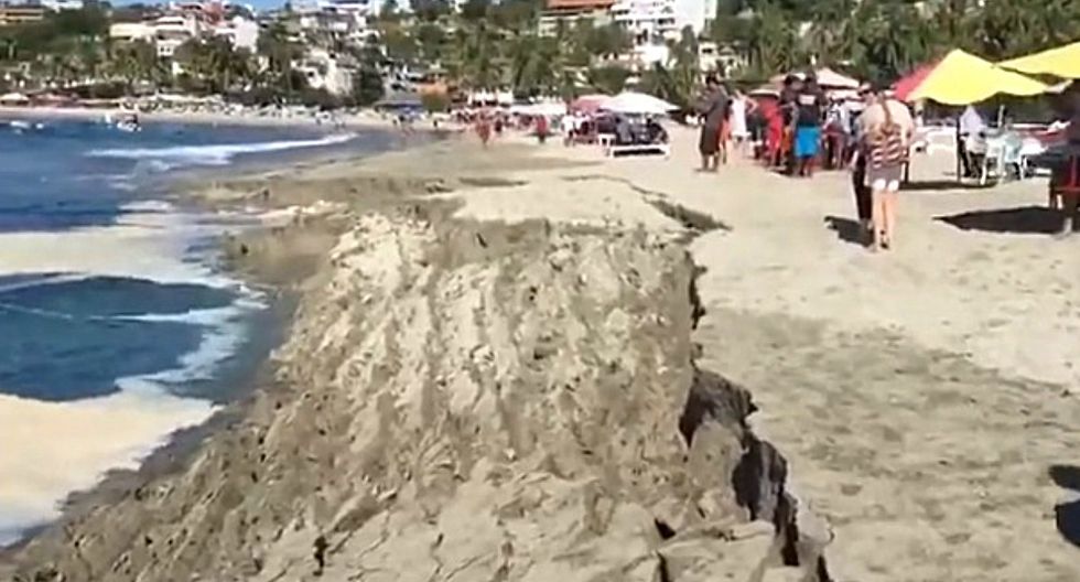 The Beach Suddenly Began To Sink Into The Ocean, Leaving Tourists