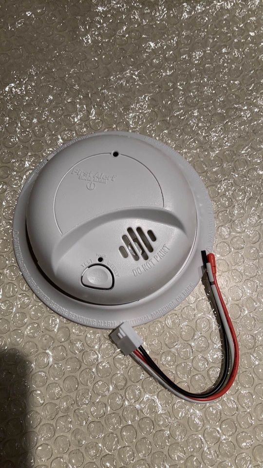 First alert hardwired smoke detector