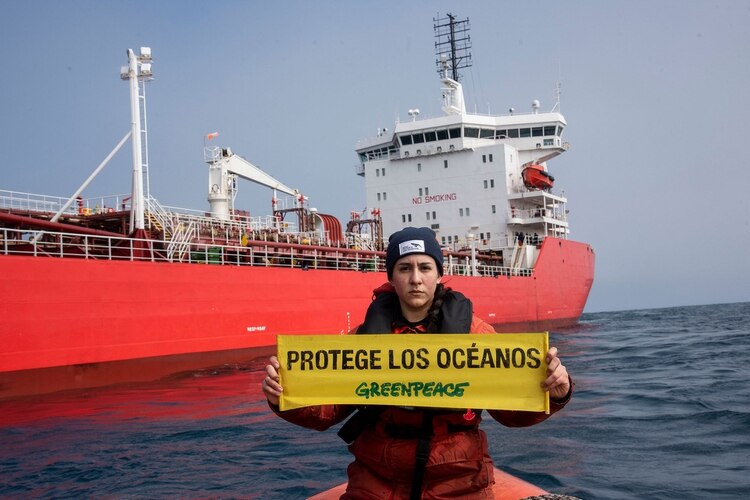 The Incredible Discovery Of A Chinese “Service Station” In The Middle Of The Atlantic Ocean
